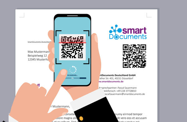 Vektorgrafik Dokument mit QR-Code. Im Vordergrund sind Hände abgebildet, die ein Smartphone halten und den QR-Code einscannen.