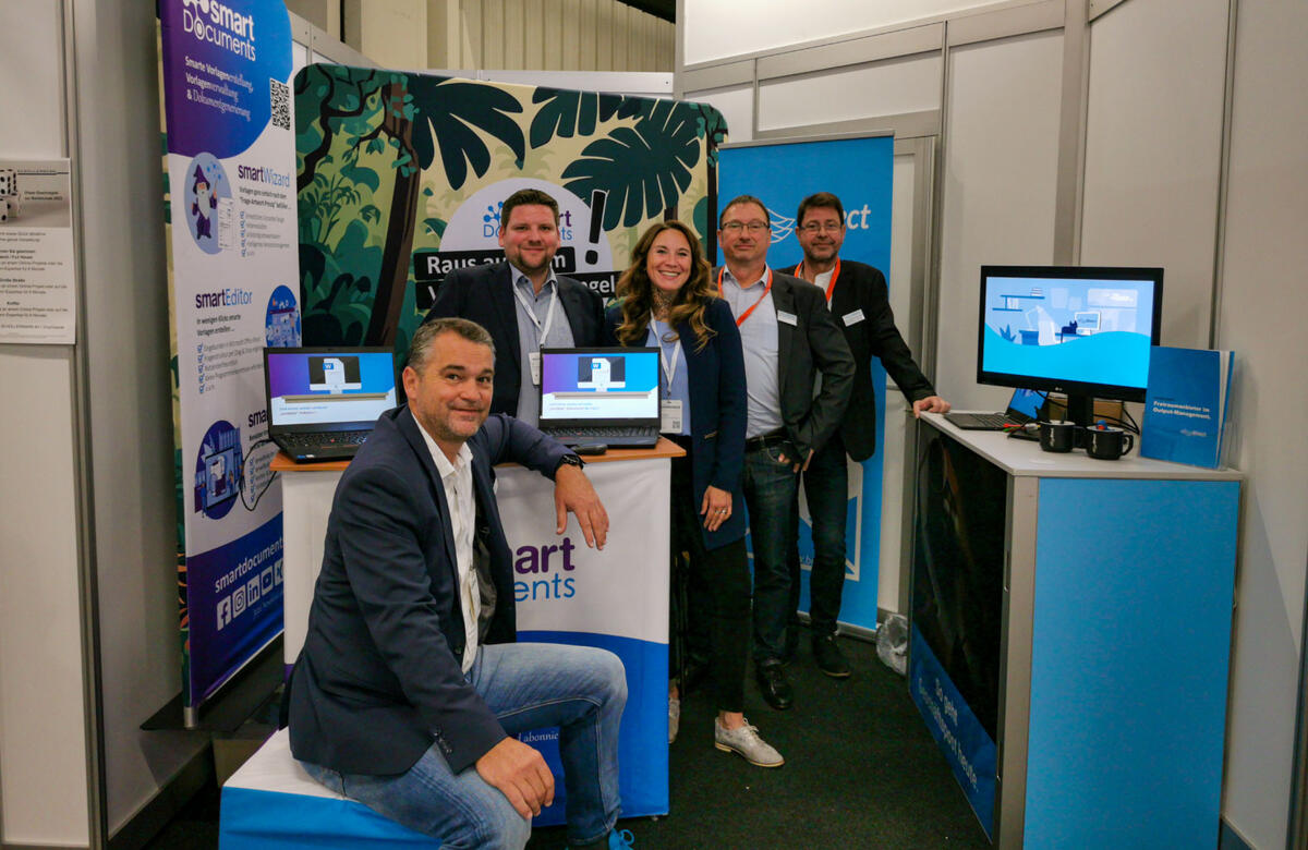 Unser Stand: SmartDocuments & Binect: v.l Sven Buick, Christoph Winkelmann, Juliane Buch, Uwe Schmidt (Binect) und Axel Hörnke (Binect) 